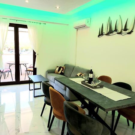 Apartman S Dvije Spavace Sobe Porec Bagian luar foto